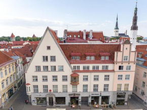 Old Town - Hall Square Apartment, Tallinn